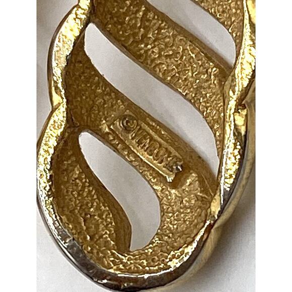 VENDOME Clips Vintage Earrings Dangles Drops Gold Tone Estate .55” - Picture 4 of 11